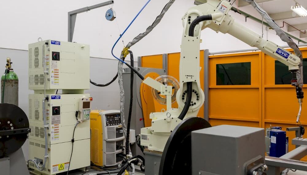 OTC Daihen: The Global Master of Robotic Welding and the Pioneer of Synchro-feed Technology