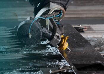 Flow Waterjet: The Global Master of Cold Cutting and the Essential Strategic Partner to Laser and Plasma Systems